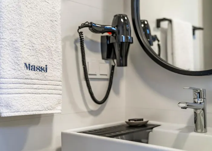 Massi Near The Sea ホテル *